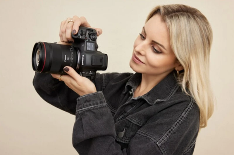 Canon 50mm F1.4 - Chuẩn vàng của dòng ống kính tiêu cự 50mm