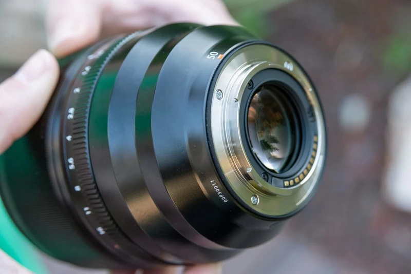 So sánh XF50F1.0 với XF56R WR qua thông số kỹ thuật