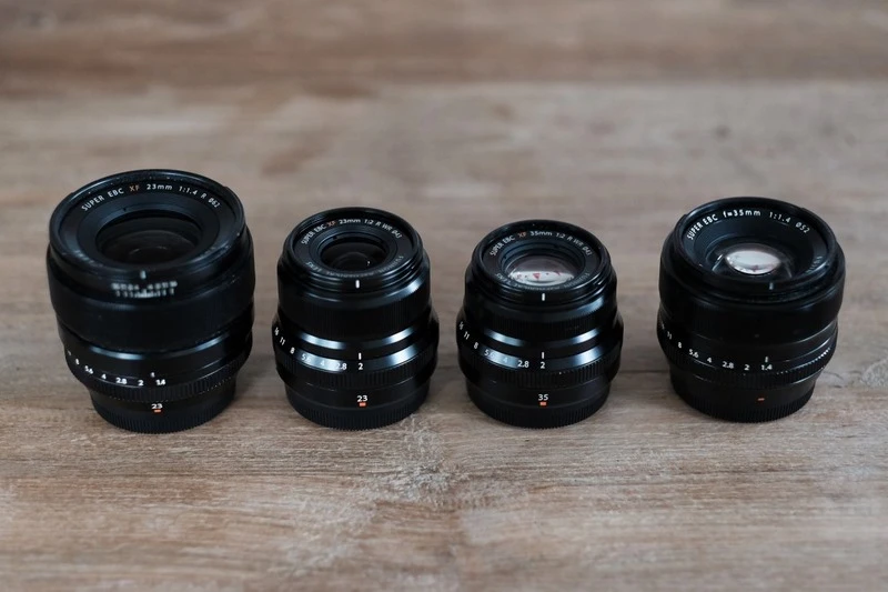 Bộ ba Fujifilm F2 sở hữu thiết kế kim loại nhỏ gọn