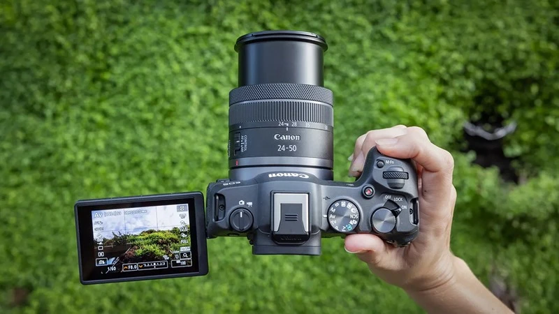 Canon EOS R8 - Chiếc Full-frame nhẹ nhất lịch sử