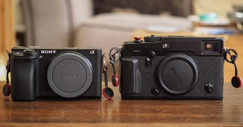 Vẻ trẻ trung của Sony A6300 và sự trưởng thành của Fujifilm X-Pro2