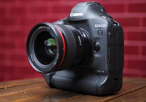 Top 8 máy ảnh full- frame xuất sắc nhất năm 2016 (phần II)